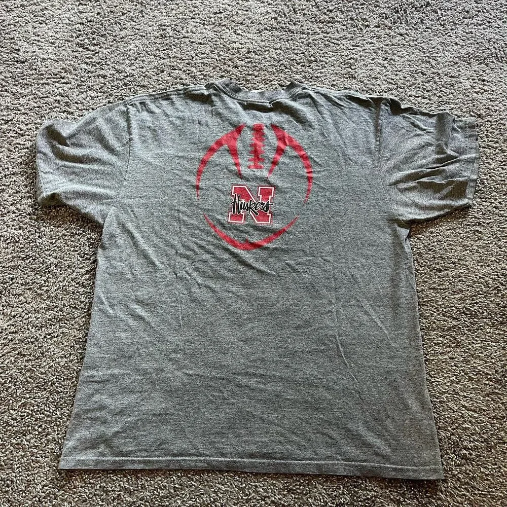 Vintage 90s Nike Nebraska Cornhuskers Football T Shirt Center Swoosh Size Large